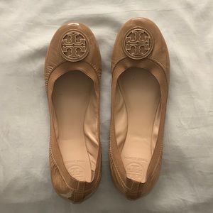 Tory Burch Tan Caroline Ballet Flats Size 8.5